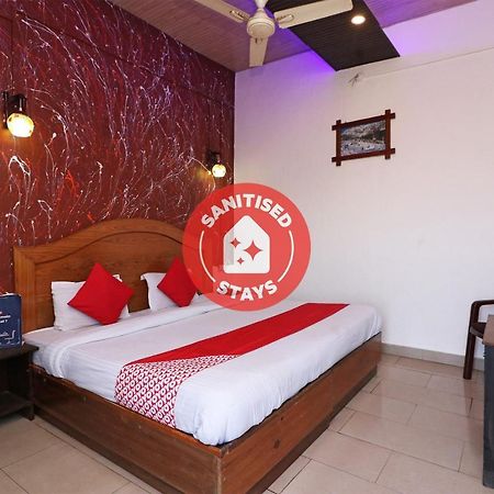 Oyo 70930 The Moon Hotel Asansol Ngoại thất bức ảnh