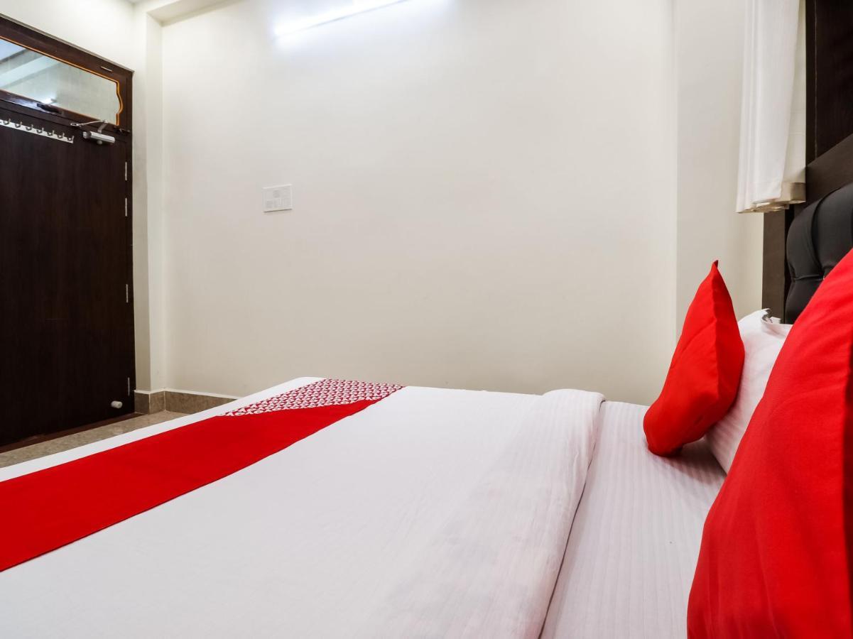 Oyo 70930 The Moon Hotel Asansol Ngoại thất bức ảnh