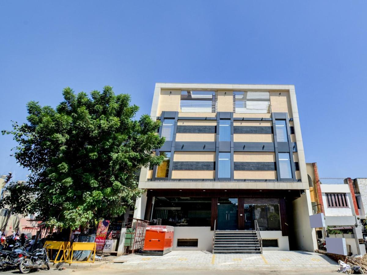 Oyo 70930 The Moon Hotel Asansol Ngoại thất bức ảnh