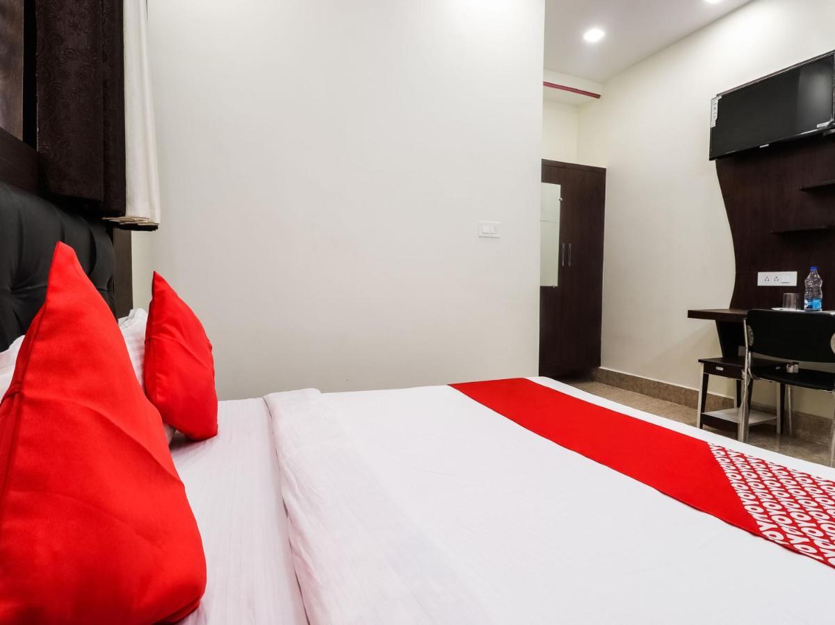 Oyo 70930 The Moon Hotel Asansol Ngoại thất bức ảnh